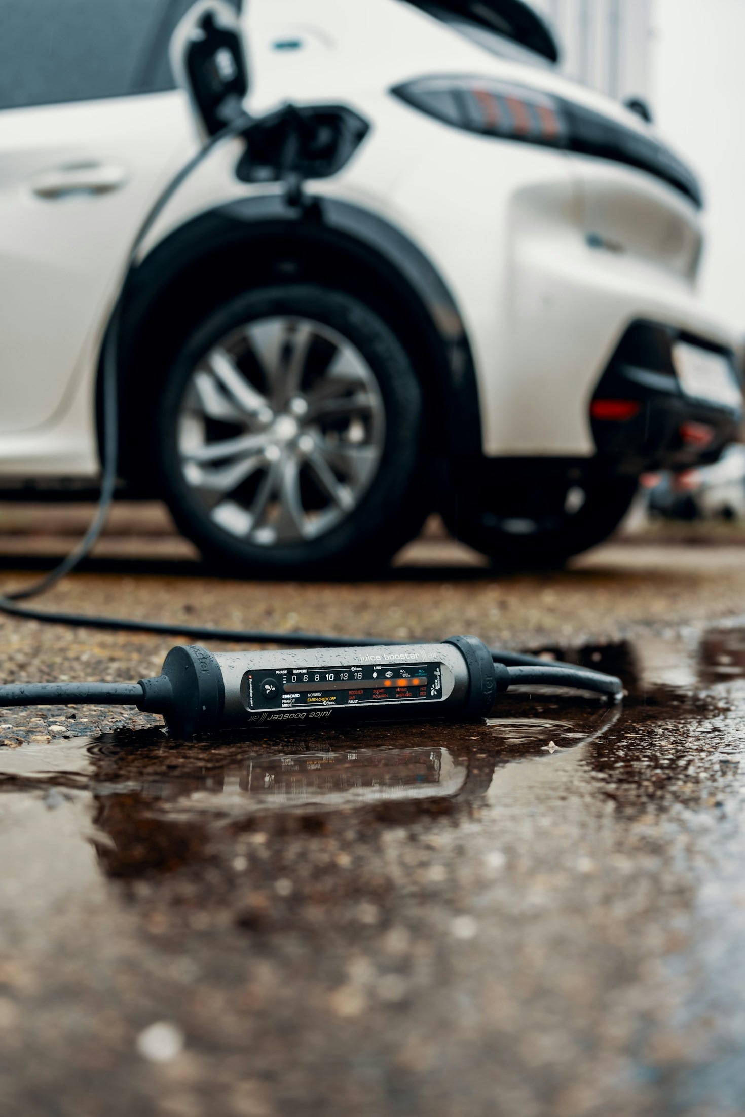 Challenges and Innovations in EV Battery Recycling